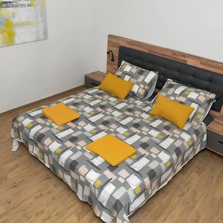 Apartment Nina 3 *