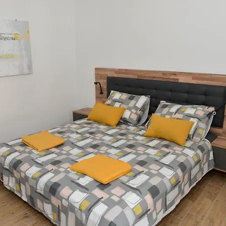 Nina 3 Apartment *