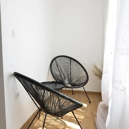 Apartment Nina 3 *