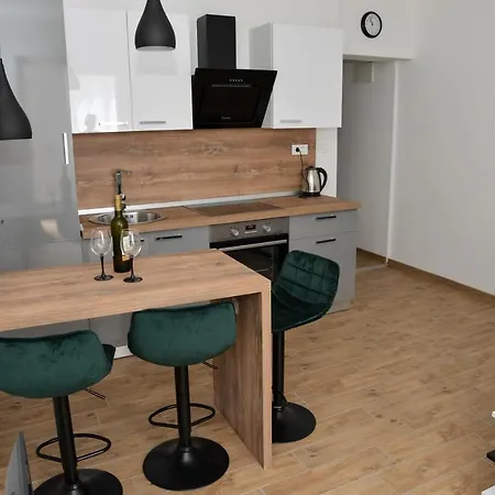 Apartment Nina 3 *
