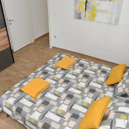 Nina 3 Apartment *