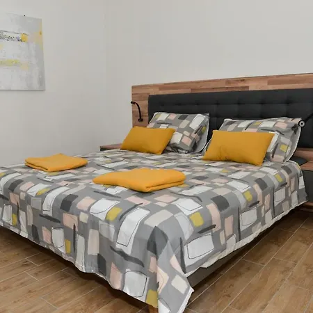Nina 3 Apartment *